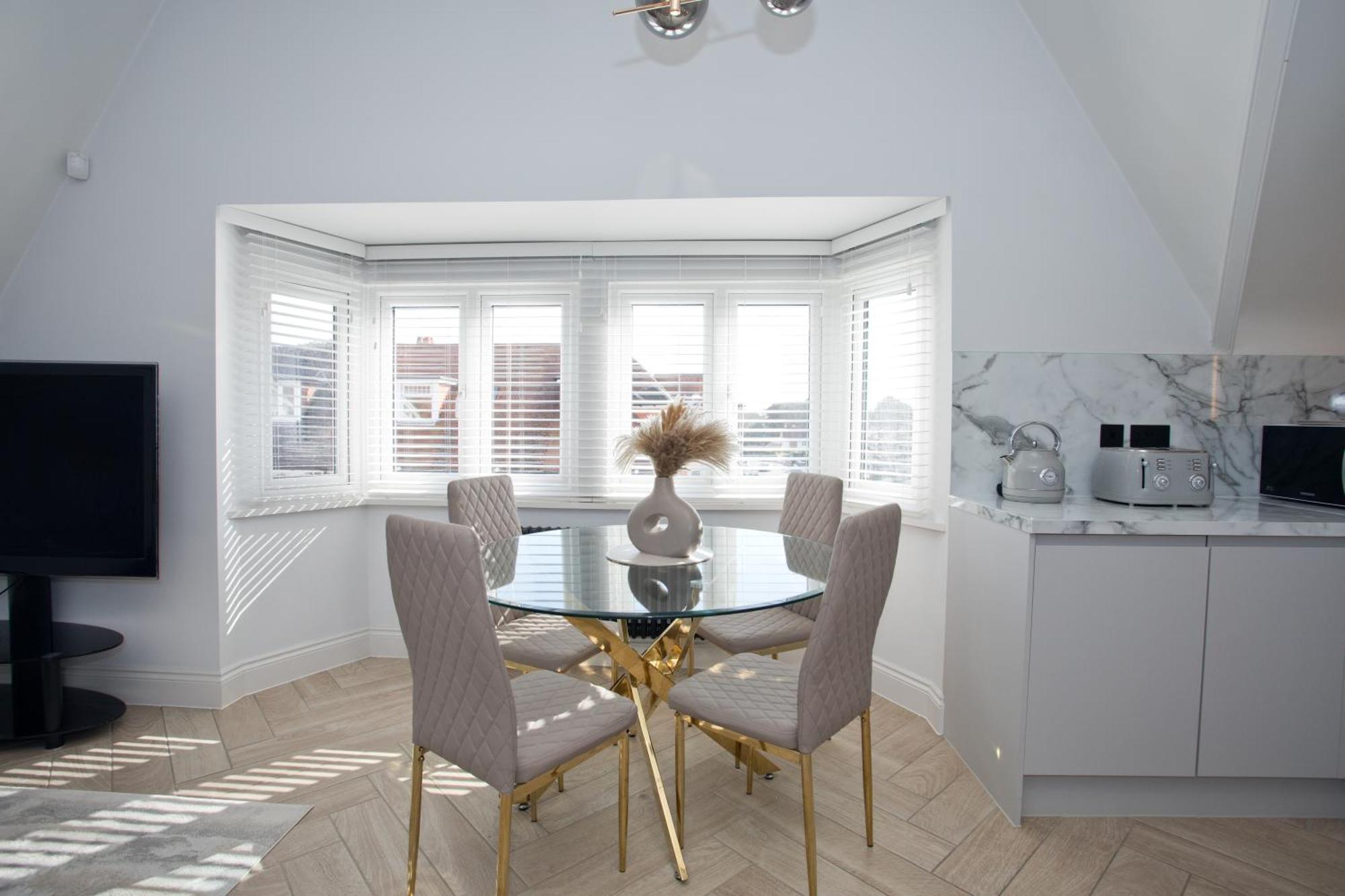 Ultra Stylish Apt Set In An Affluent Location 浦耳 外观 照片