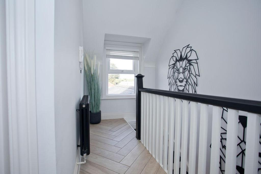 Ultra Stylish Apt Set In An Affluent Location 浦耳 外观 照片