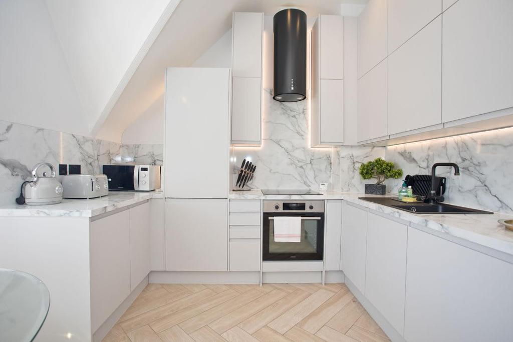 Ultra Stylish Apt Set In An Affluent Location 浦耳 外观 照片